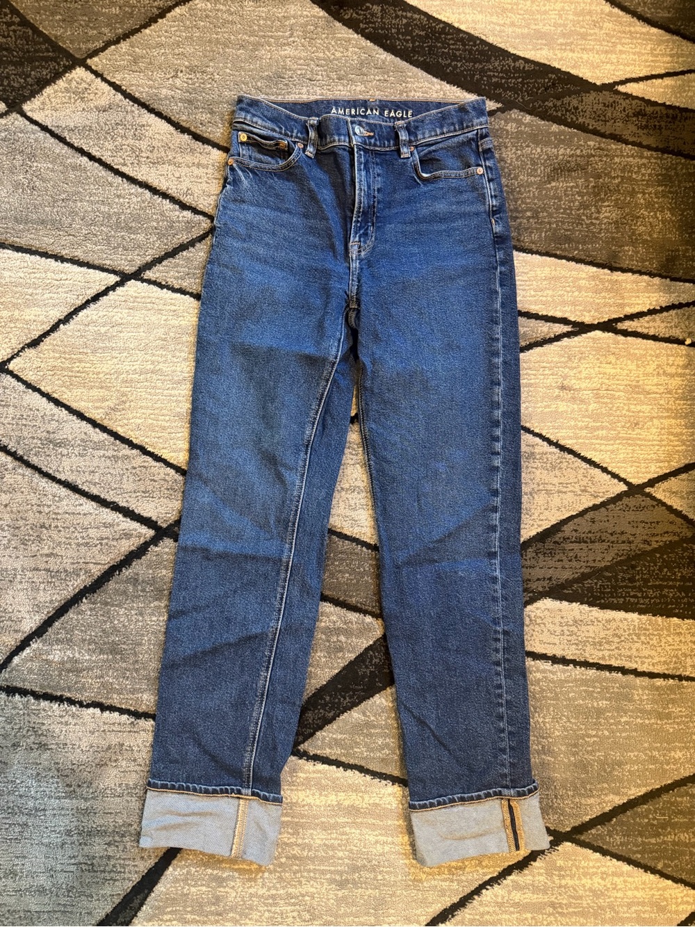 AMERICAN EAGLE SUPER HIGH RISE STRAIGHT JEANS
